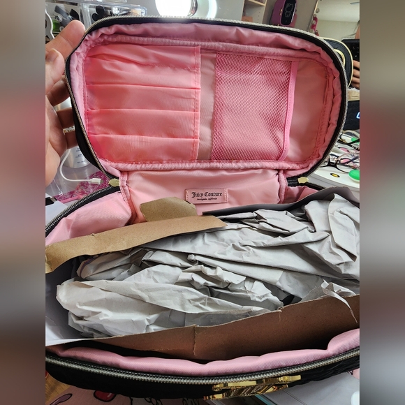 Juicy Couture Cosmetic Travel Bag - Picture 6 of 6